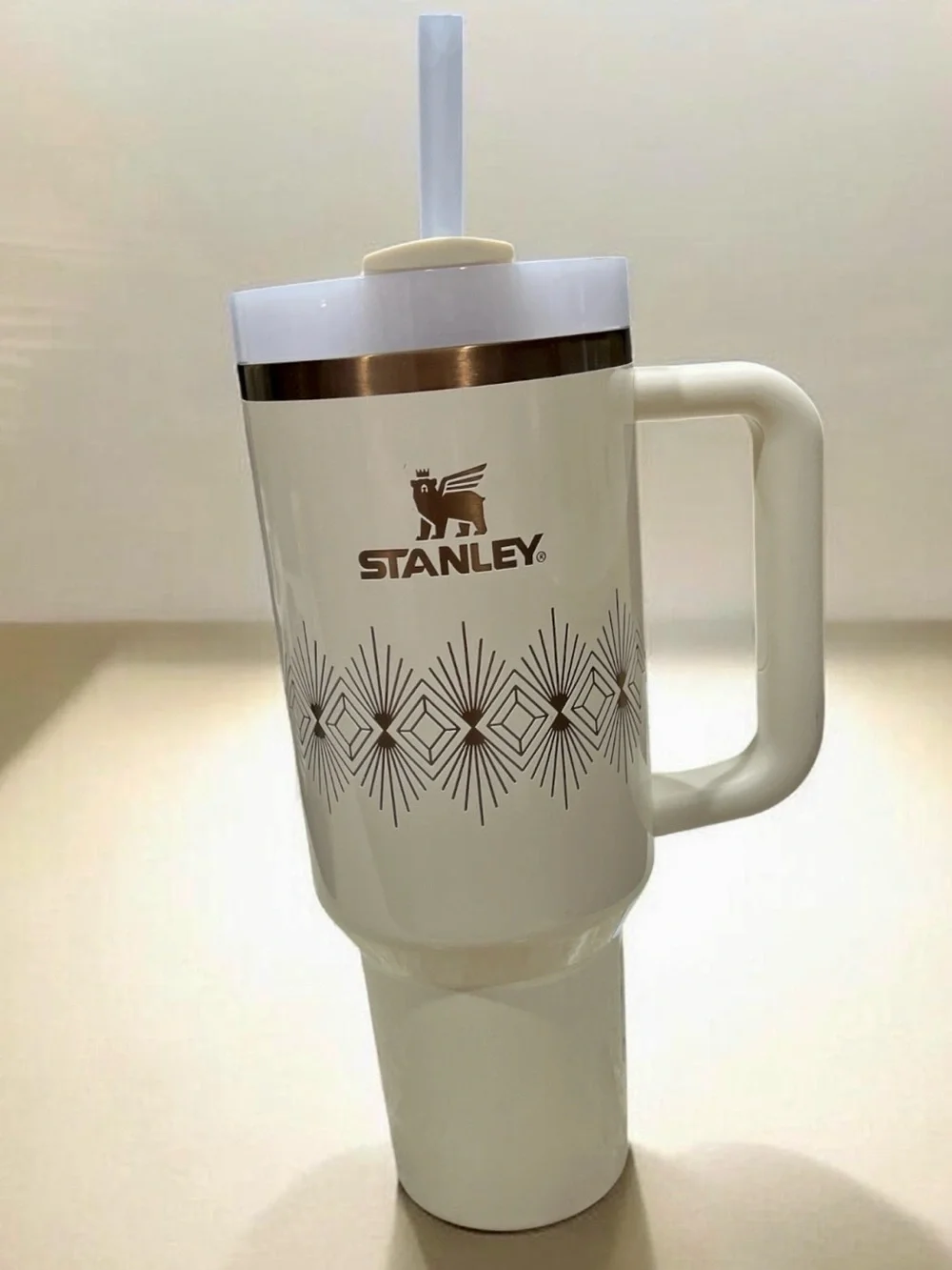 Stanley Quencher H2.0 FlowState Tumbler in Cream Gloss from the limited Deco Col
